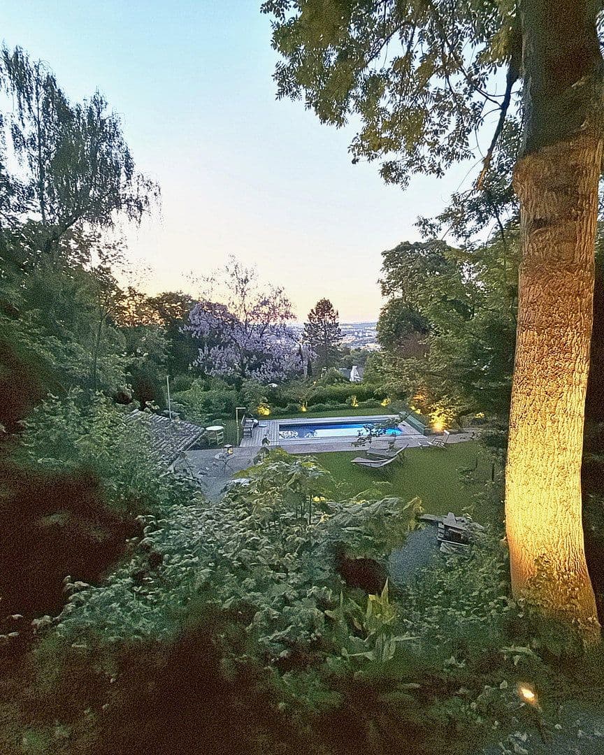 Pronájem domu 220 m², pozemek 3.500 m², Stuttgart, Bádensko-Württembersko Pronájem domu 220 m², pozemek 3.500 m², Stuttgart, Bádensko-Württembersko