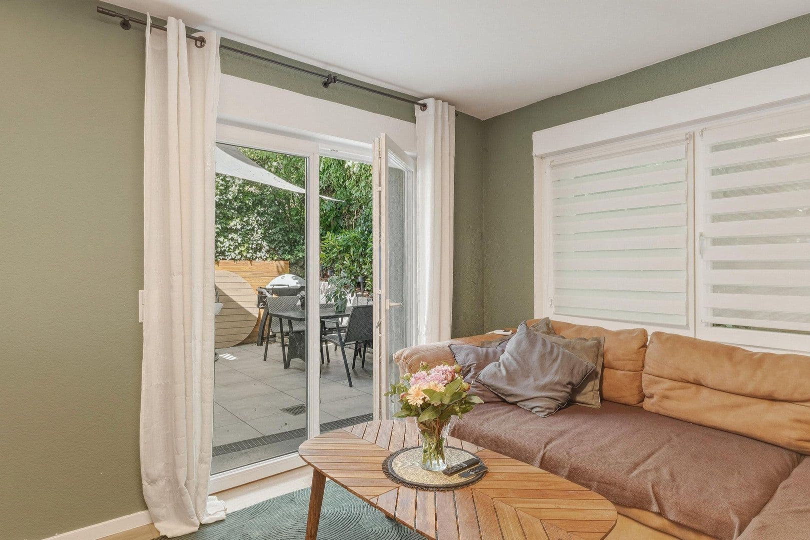 Pronájem domu 206 m², pozemek 128 m², Stuttgart, Bádensko-Württembersko Pronájem domu 206 m², pozemek 128 m², Stuttgart, Bádensko-Württembersko