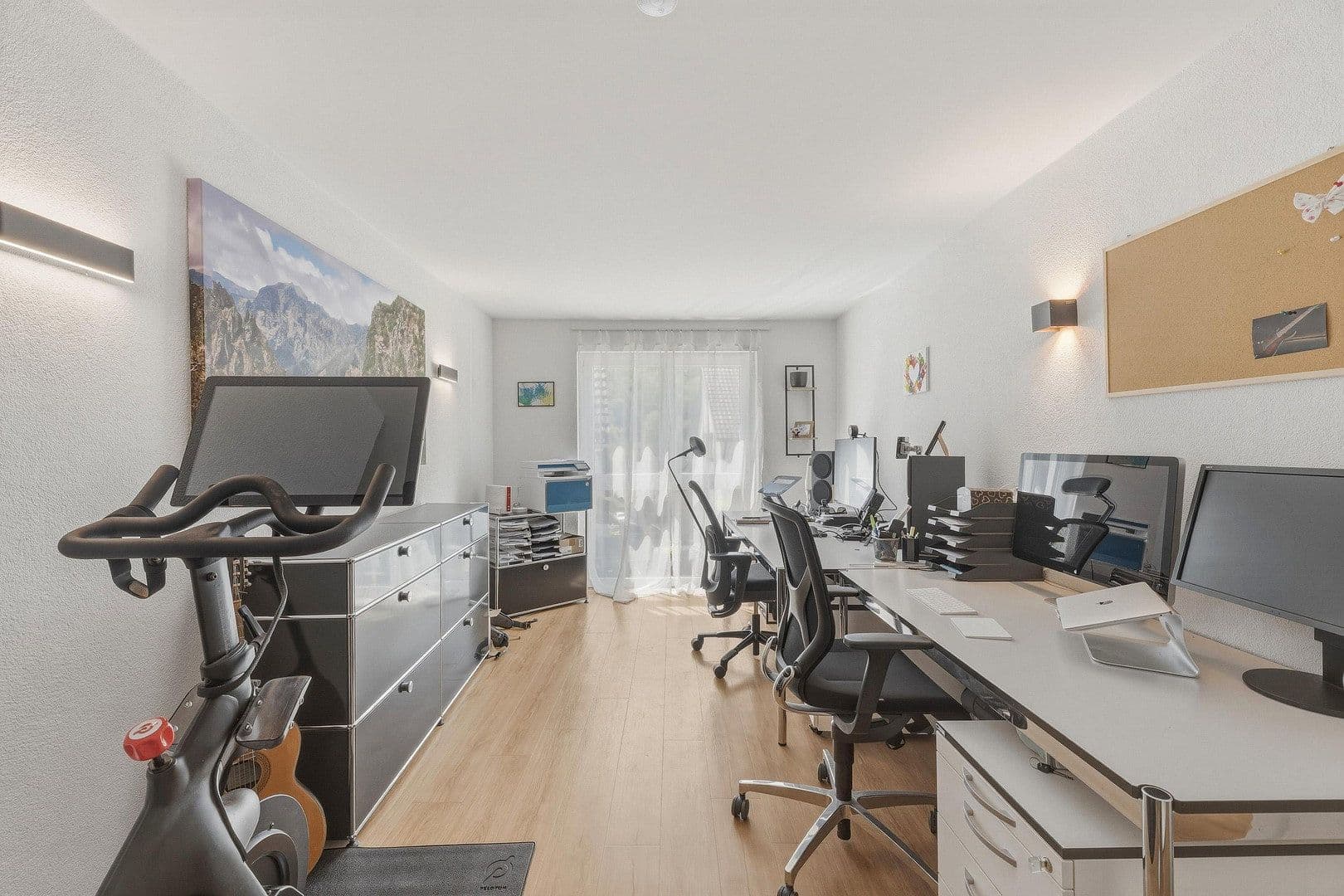 Pronájem domu 206 m², pozemek 128 m², Stuttgart, Bádensko-Württembersko Pronájem domu 206 m², pozemek 128 m², Stuttgart, Bádensko-Württembersko