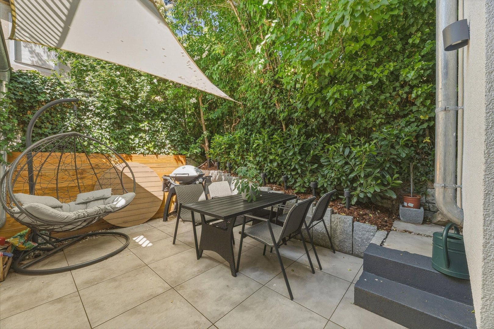 Pronájem domu 206 m², pozemek 128 m², Stuttgart, Bádensko-Württembersko Pronájem domu 206 m², pozemek 128 m², Stuttgart, Bádensko-Württembersko
