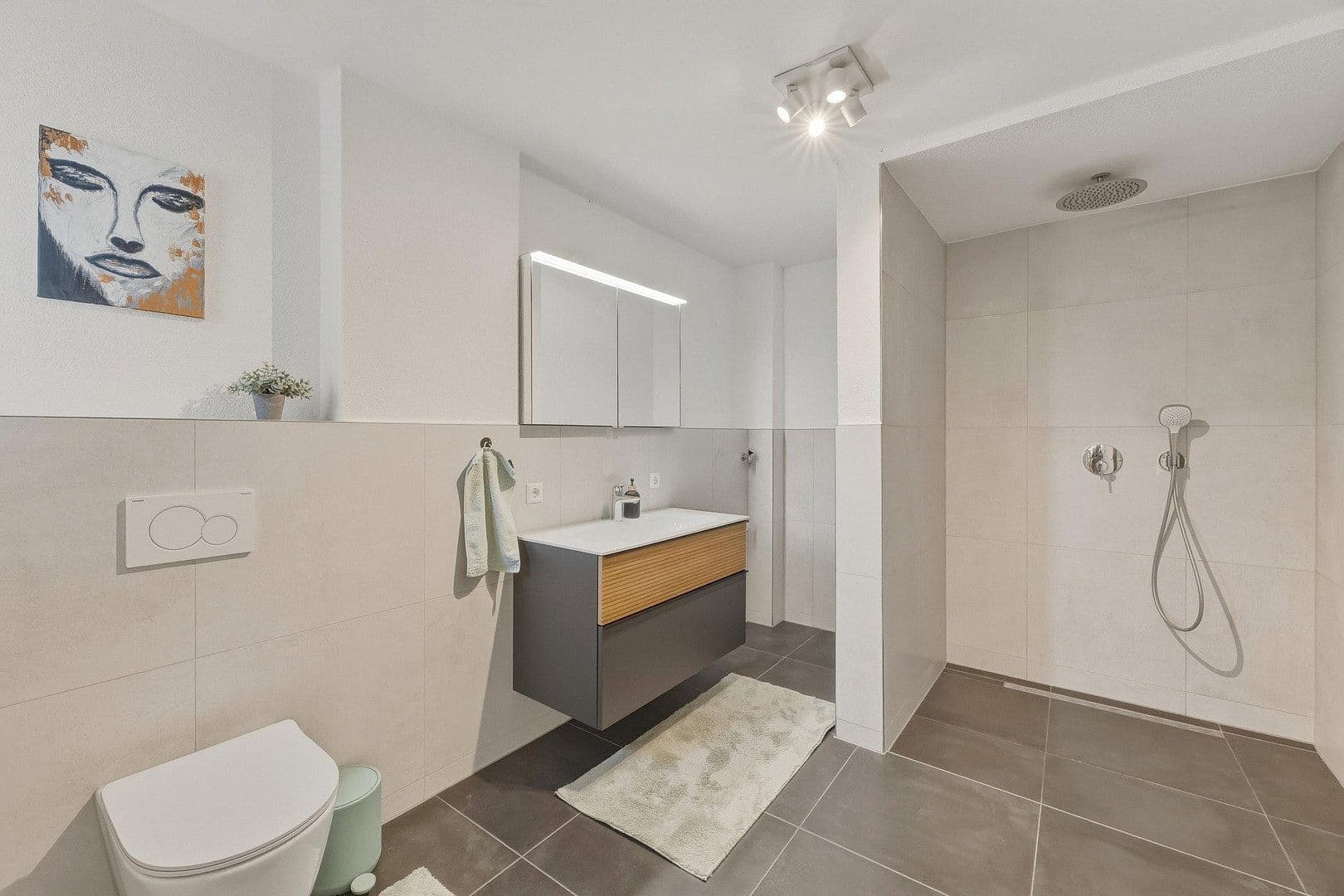 Pronájem domu 206 m², pozemek 128 m², Stuttgart, Bádensko-Württembersko Pronájem domu 206 m², pozemek 128 m², Stuttgart, Bádensko-Württembersko
