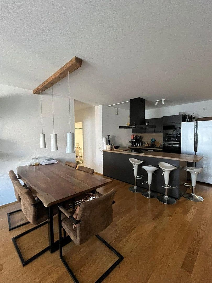 Pronájem bytu 3+1 100 m², Berliner Platz 7A, Würzburg, Bavorsko Pronájem bytu 3+1 100 m², Berliner Platz 7A, Würzburg, Bavorsko