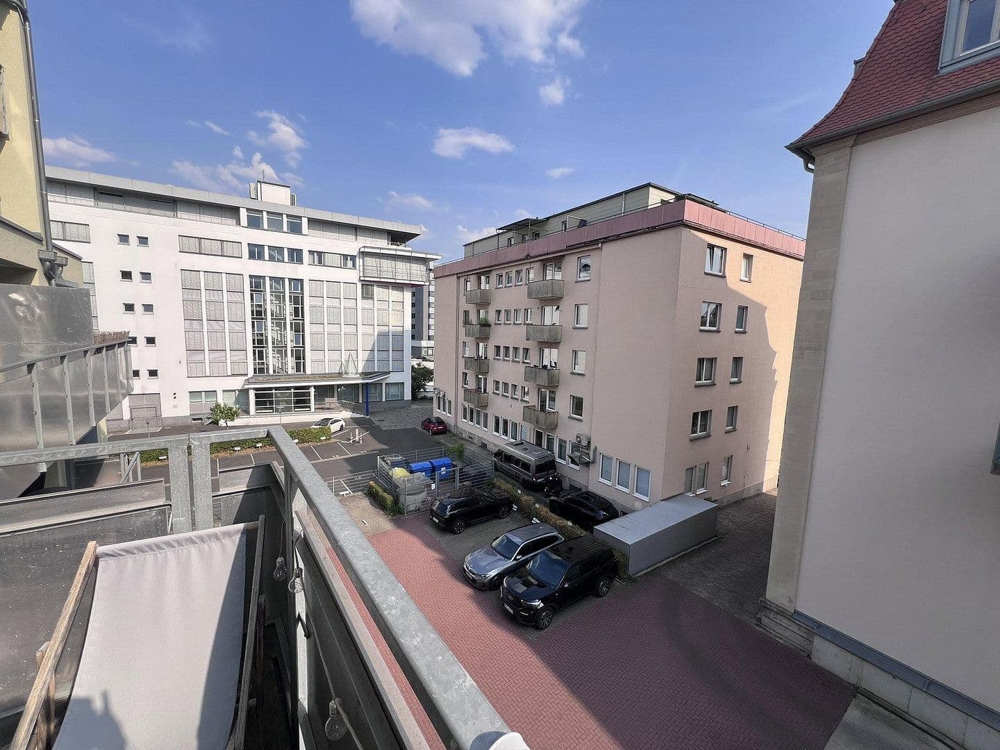 Pronájem bytu 3+1 100 m², Berliner Platz 7A, Würzburg, Bavorsko Pronájem bytu 3+1 100 m², Berliner Platz 7A, Würzburg, Bavorsko