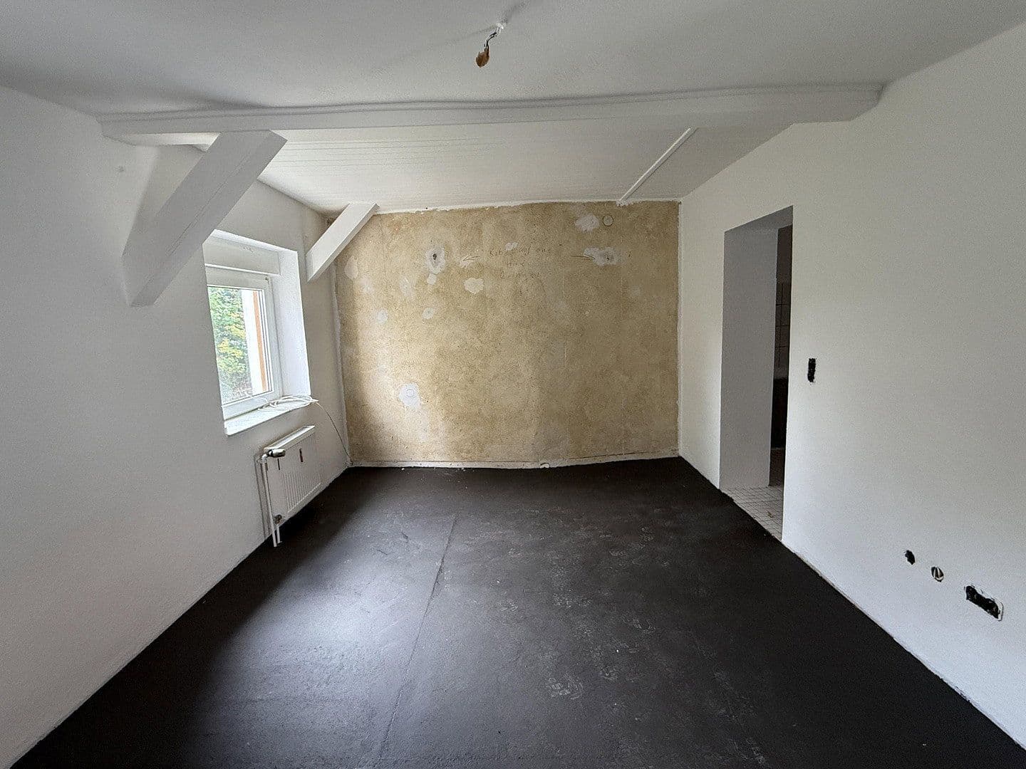 Pronájem bytu 3+1 90 m², Leipziger Straße 8, Bad Schmiedeberg, Sasko-Anhaltsko Pronájem bytu 3+1 90 m², Leipziger Straße 8, Bad Schmiedeberg, Sasko-Anhaltsko
