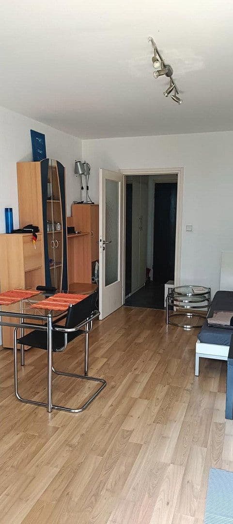 Prodej bytu 1+1 30 m², Tucholskystr. 79, Frankfurt, Hessen Prodej bytu 1+1 30 m², Tucholskystr. 79, Frankfurt, Hessen