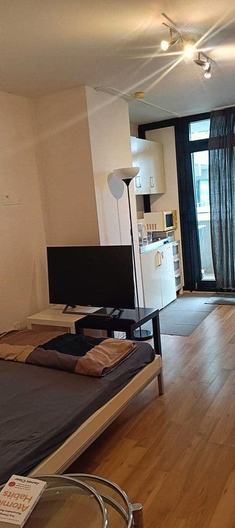 Prodej bytu 1+1 30 m², Tucholskystr. 79, Frankfurt, Hessen Prodej bytu 1+1 30 m², Tucholskystr. 79, Frankfurt, Hessen