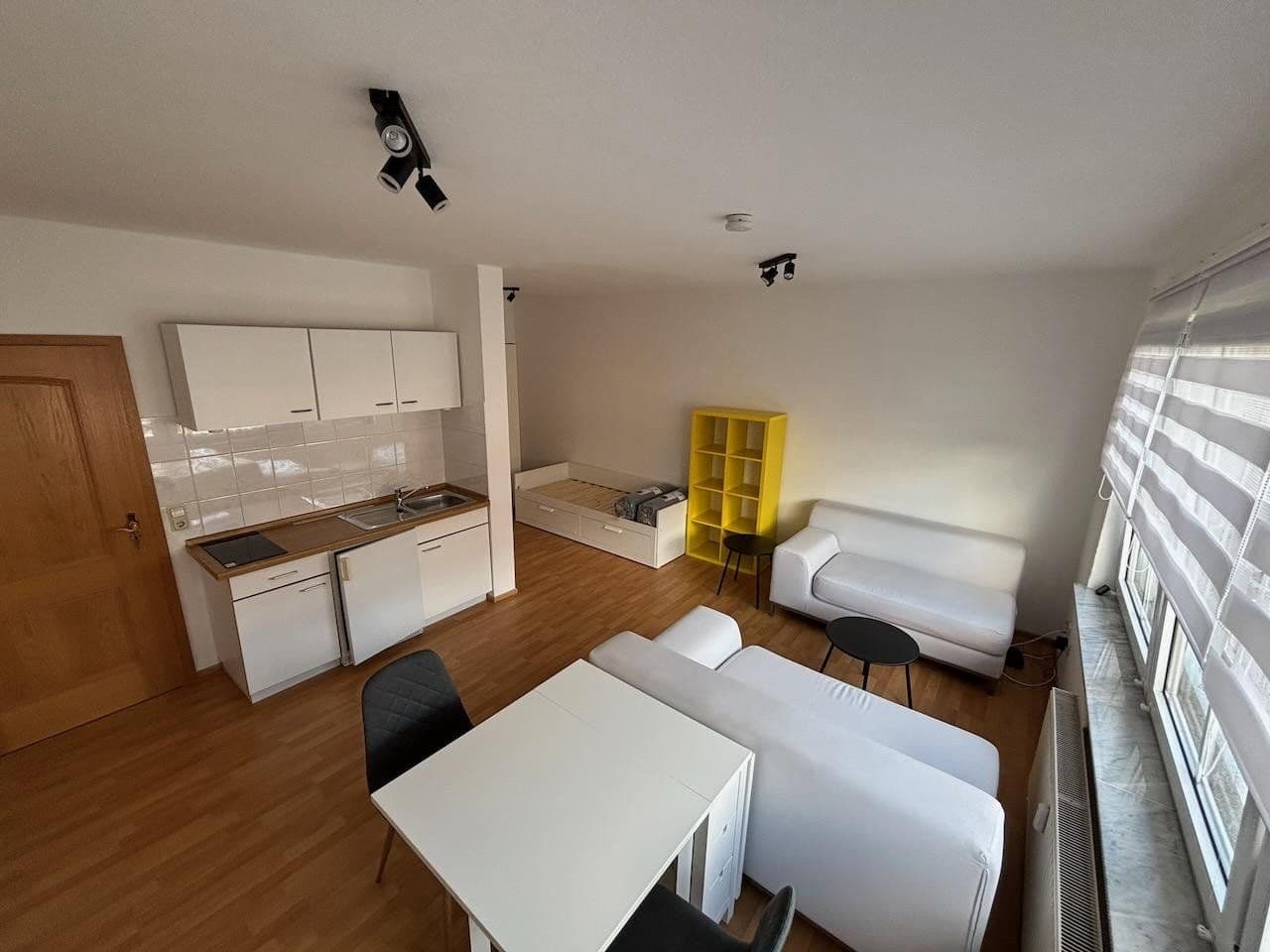 Pronájem bytu 1+1 30 m², Am Windknollen 6, Jena, Durynsko Pronájem bytu 1+1 30 m², Am Windknollen 6, Jena, Durynsko