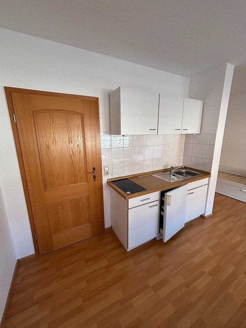 Pronájem bytu 1+1 30 m², Am Windknollen 6, Jena, Durynsko Pronájem bytu 1+1 30 m², Am Windknollen 6, Jena, Durynsko