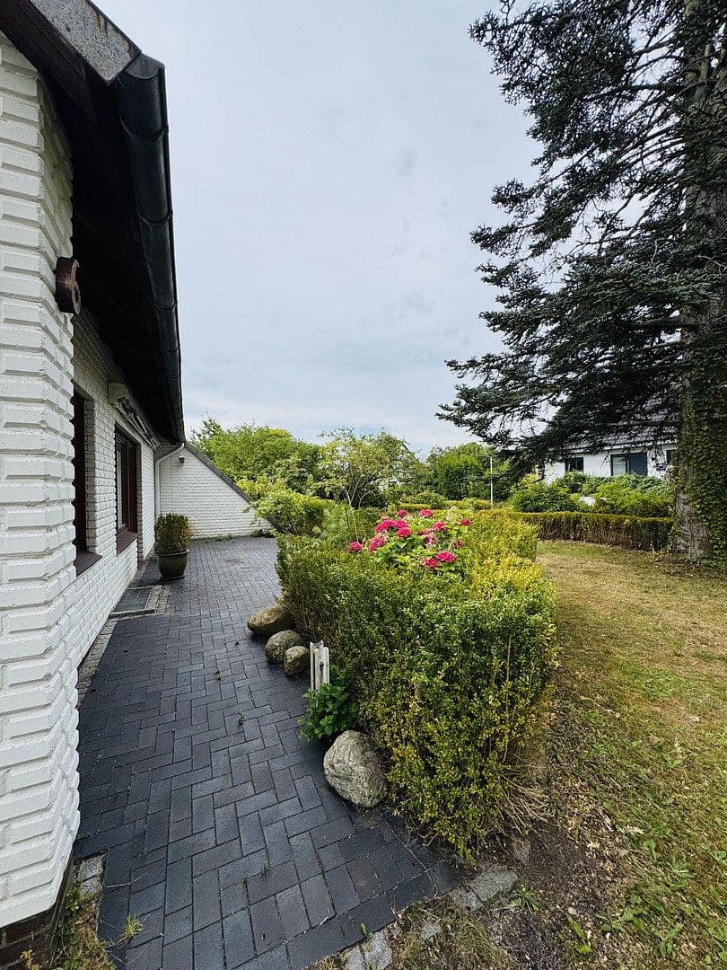 Prodej domu 161 m², pozemek 981 m², Kiebitzreihe 6, Šlesvik, Šlesvicko-Holštýnsko Prodej domu 161 m², pozemek 981 m², Kiebitzreihe 6, Šlesvik, Šlesvicko-Holštýnsko