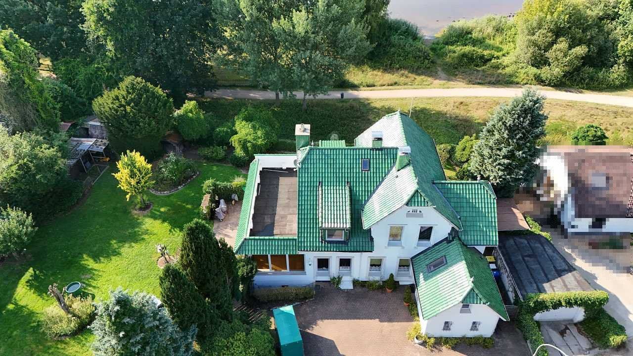 Prodej domu 260 m², pozemek 665 m², Strandallee 5a, Neumünster, Šlesvicko-Holštýnsko Prodej domu 260 m², pozemek 665 m², Strandallee 5a, Neumünster, Šlesvicko-Holštýnsko