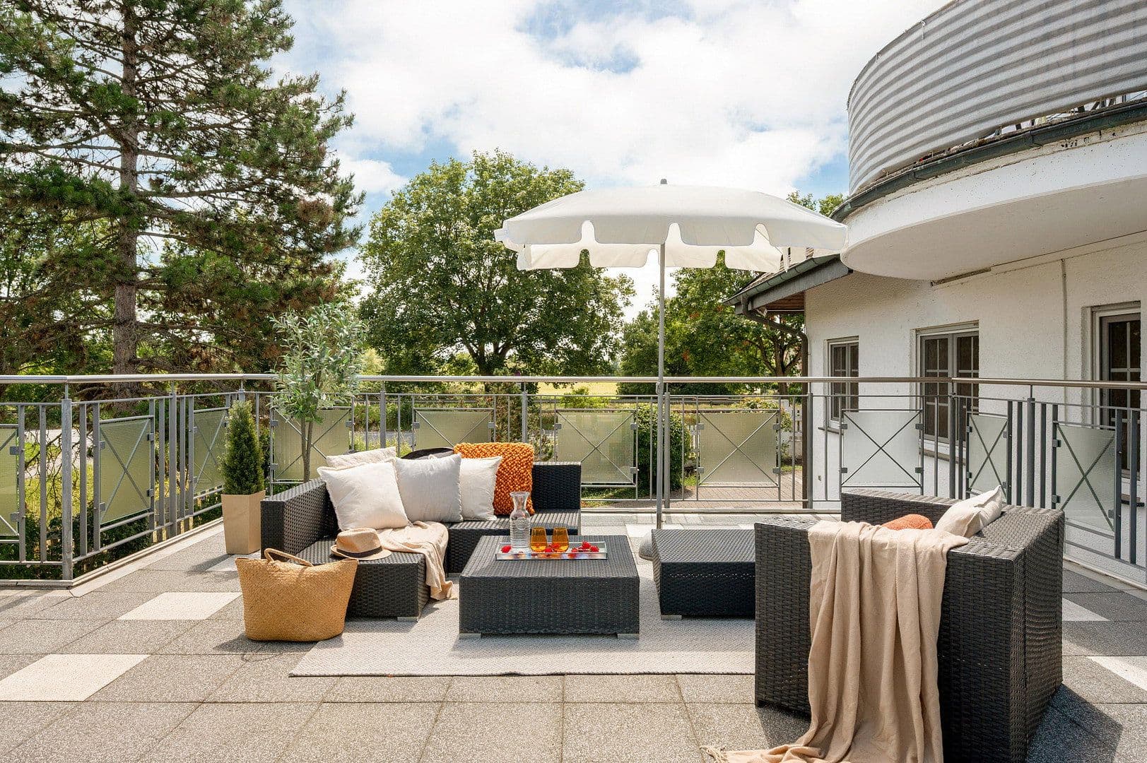 Prodej bytu 4+1 159 m², Bensheimerstraße 1-3, Lorsch, Hessen Prodej bytu 4+1 159 m², Bensheimerstraße 1-3, Lorsch, Hessen