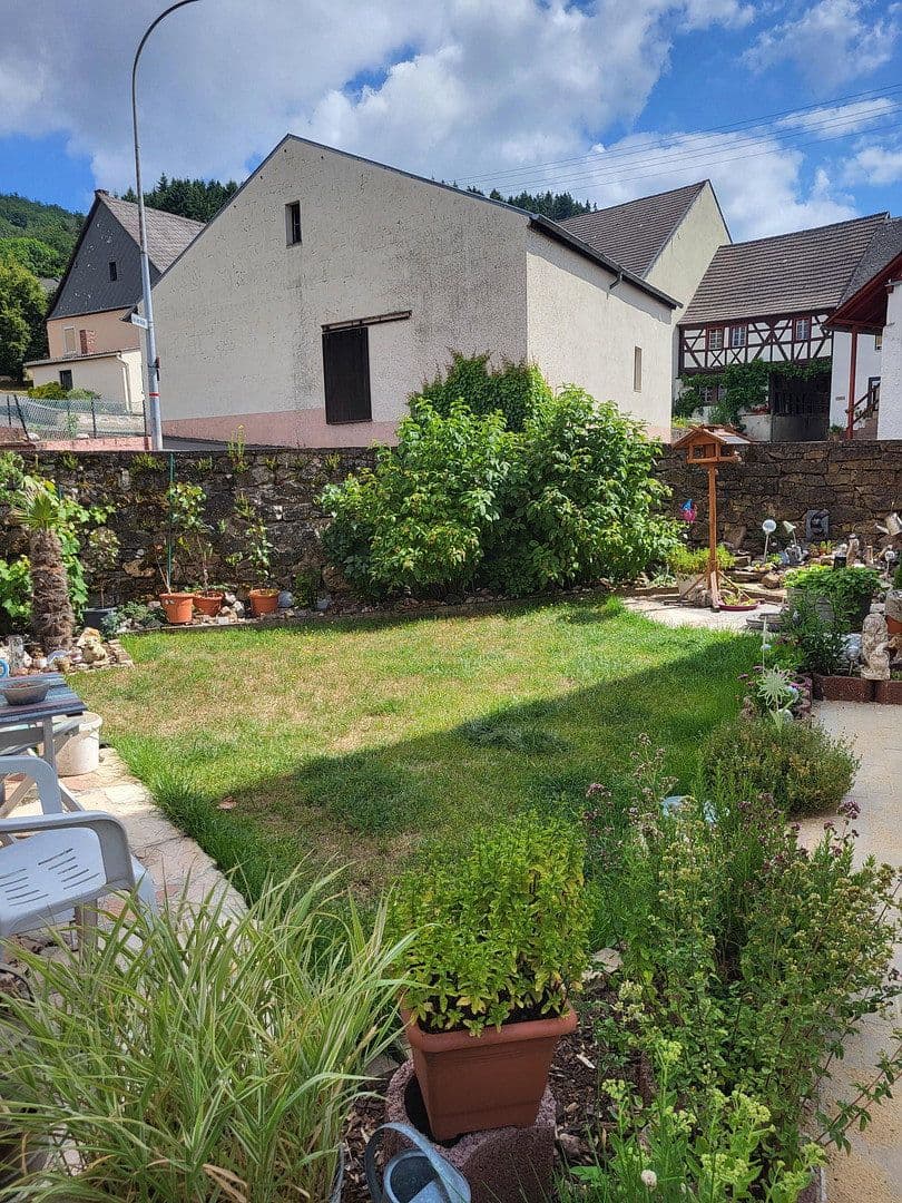 Prodej domu 200 m², pozemek 1.070 m², Heimweiler, Porýní-Falc Prodej domu 200 m², pozemek 1.070 m², Heimweiler, Porýní-Falc