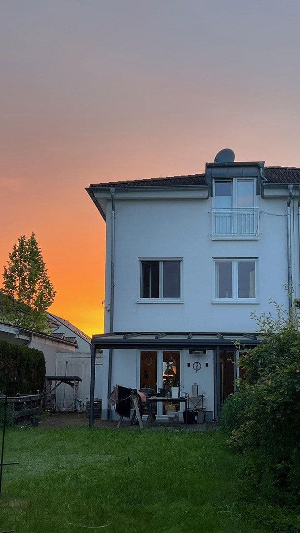 Prodej domu 163 m², pozemek 314 m², Rheinbach, Severní Porýní-Vestfálsko Prodej domu 163 m², pozemek 314 m², Rheinbach, Severní Porýní-Vestfálsko