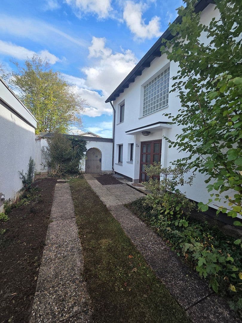 Prodej domu 142 m², pozemek 624 m², Ottobrunn, Bavorsko Prodej domu 142 m², pozemek 624 m², Ottobrunn, Bavorsko