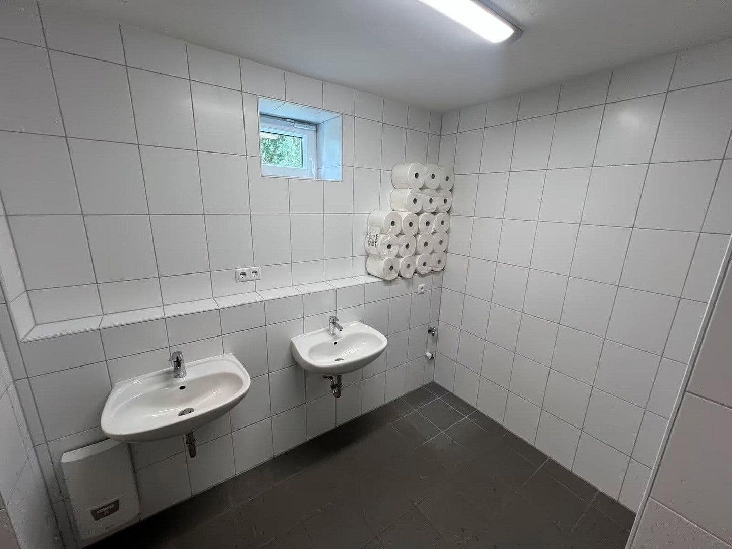 Pronájem nebytového prostoru 2.500 m², An der illau 19, Marschacht, Dolní Sasko Pronájem nebytového prostoru 2.500 m², An der illau 19, Marschacht, Dolní Sasko