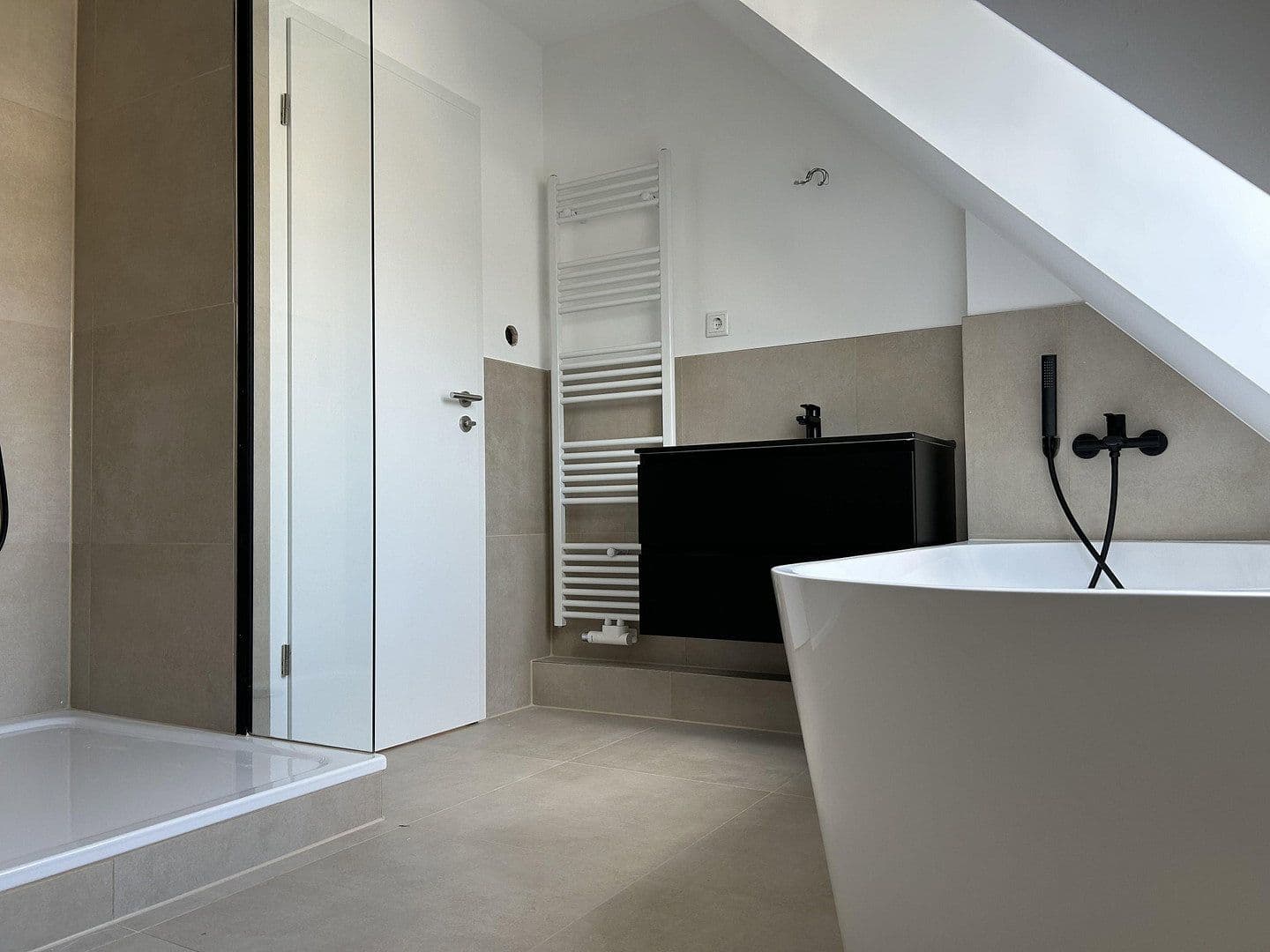 Pronájem bytu 3+1 109 m², Am Dimberg 19, Dortmund, Severní Porýní-Vestfálsko Pronájem bytu 3+1 109 m², Am Dimberg 19, Dortmund, Severní Porýní-Vestfálsko