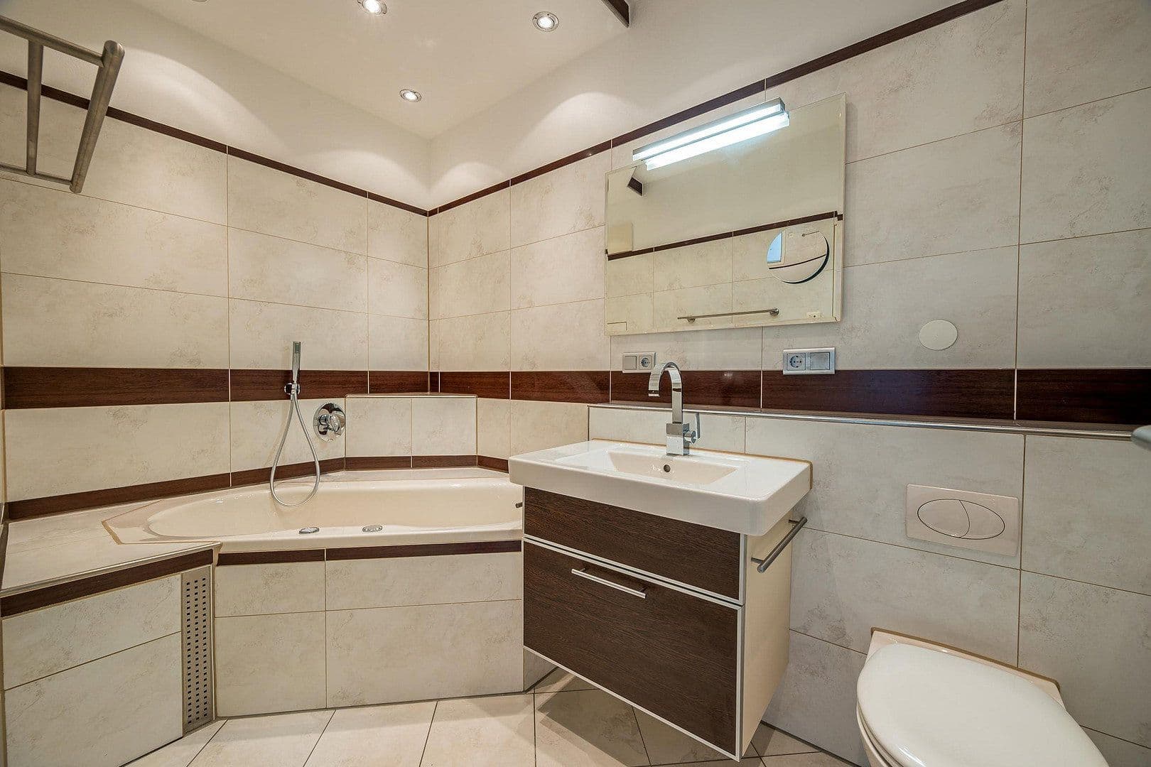 Prodej bytu 3+1 94 m², München, Bavorsko Prodej bytu 3+1 94 m², München, Bavorsko