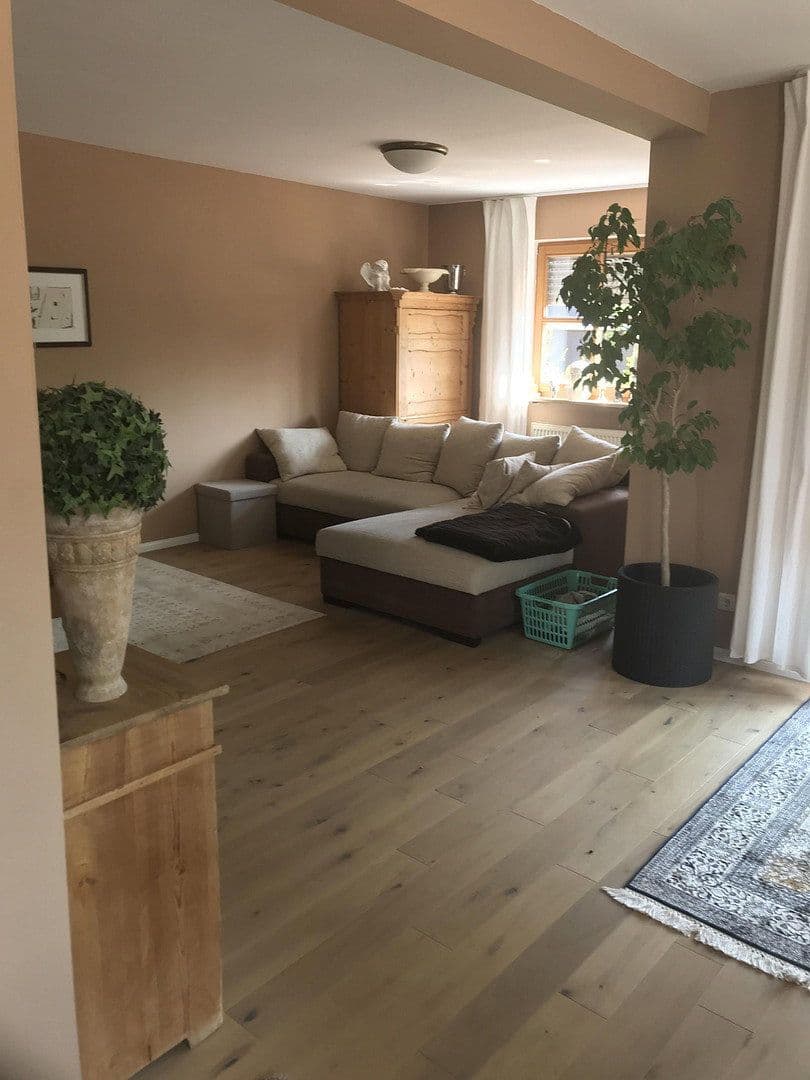 Prodej domu 126 m², pozemek 367 m², Neunkirchen am Brand, Bavorsko Prodej domu 126 m², pozemek 367 m², Neunkirchen am Brand, Bavorsko