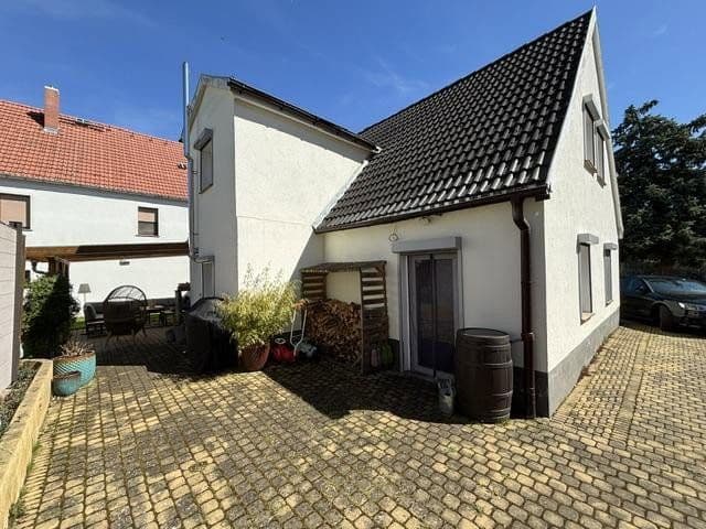 Prodej domu 121 m², pozemek 371 m², Leckwitzer Straße 17, Liebschützberg, Sasko Prodej domu 121 m², pozemek 371 m², Leckwitzer Straße 17, Liebschützberg, Sasko