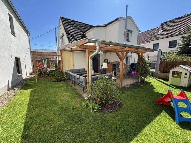 Prodej domu 121 m², pozemek 371 m², Leckwitzer Straße 17, Liebschützberg, Sasko Prodej domu 121 m², pozemek 371 m², Leckwitzer Straße 17, Liebschützberg, Sasko