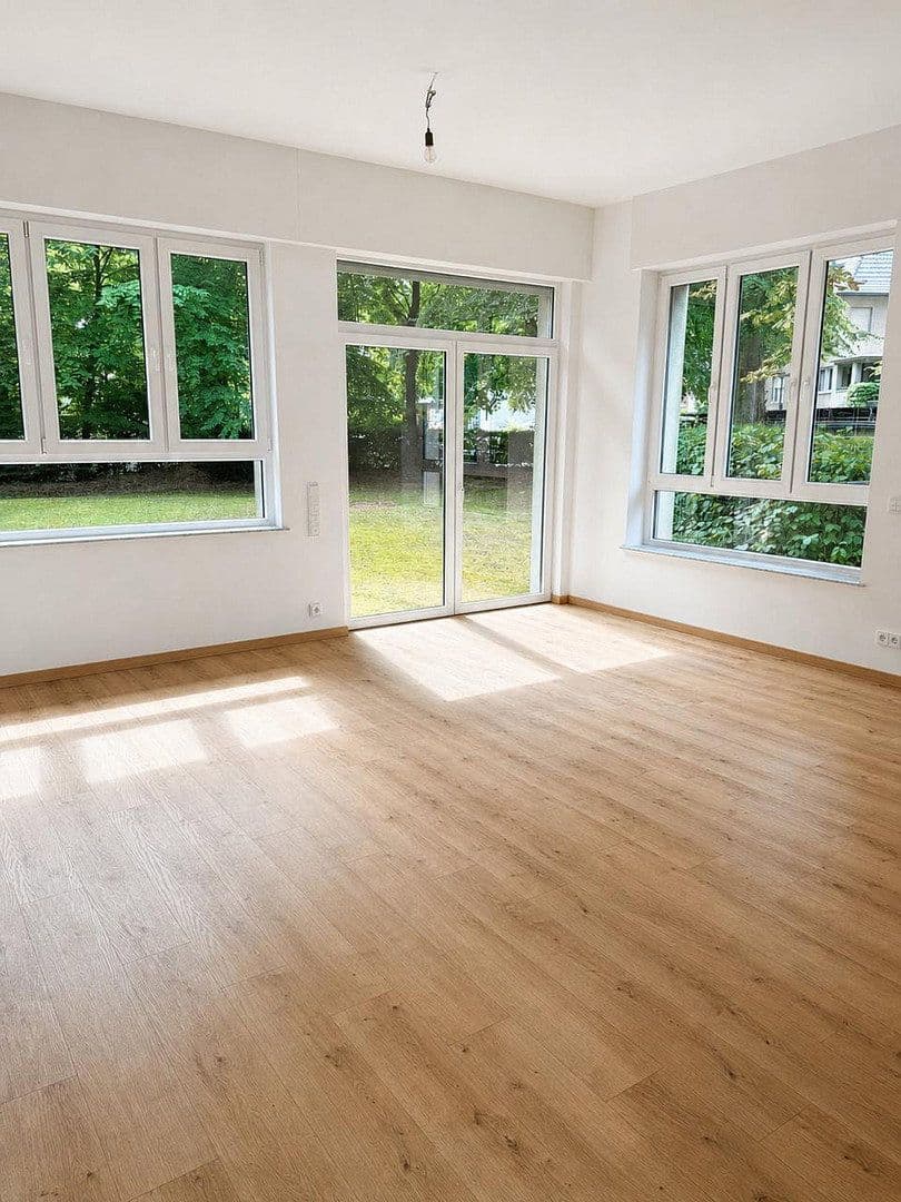 Pronájem bytu 4+1 135 m², Maria-Theresia-Allee 35, Cáchy, Severní Porýní-Vestfálsko Pronájem bytu 4+1 135 m², Maria-Theresia-Allee 35, Cáchy, Severní Porýní-Vestfálsko