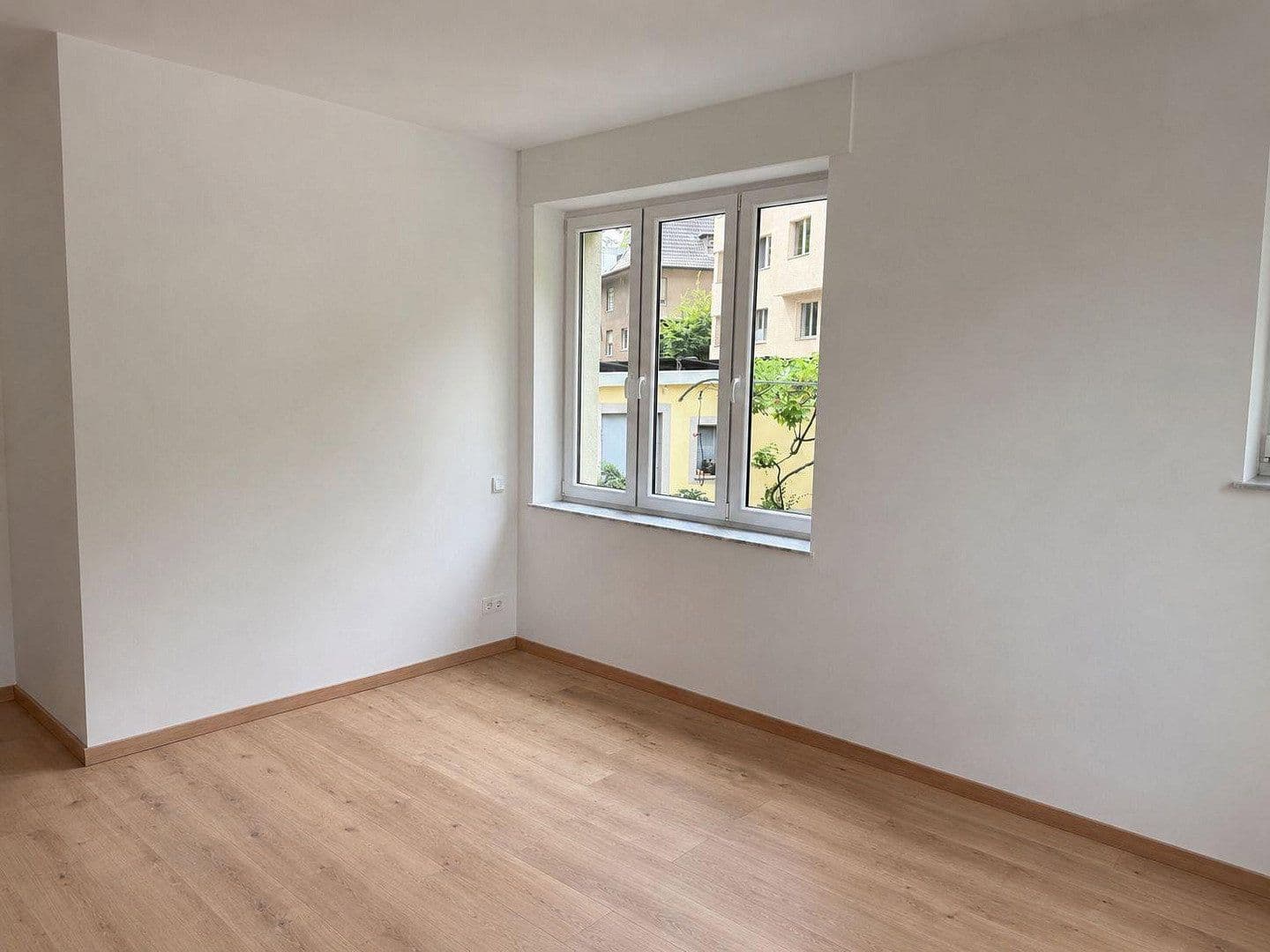 Pronájem bytu 4+1 135 m², Maria-Theresia-Allee 35, Cáchy, Severní Porýní-Vestfálsko Pronájem bytu 4+1 135 m², Maria-Theresia-Allee 35, Cáchy, Severní Porýní-Vestfálsko