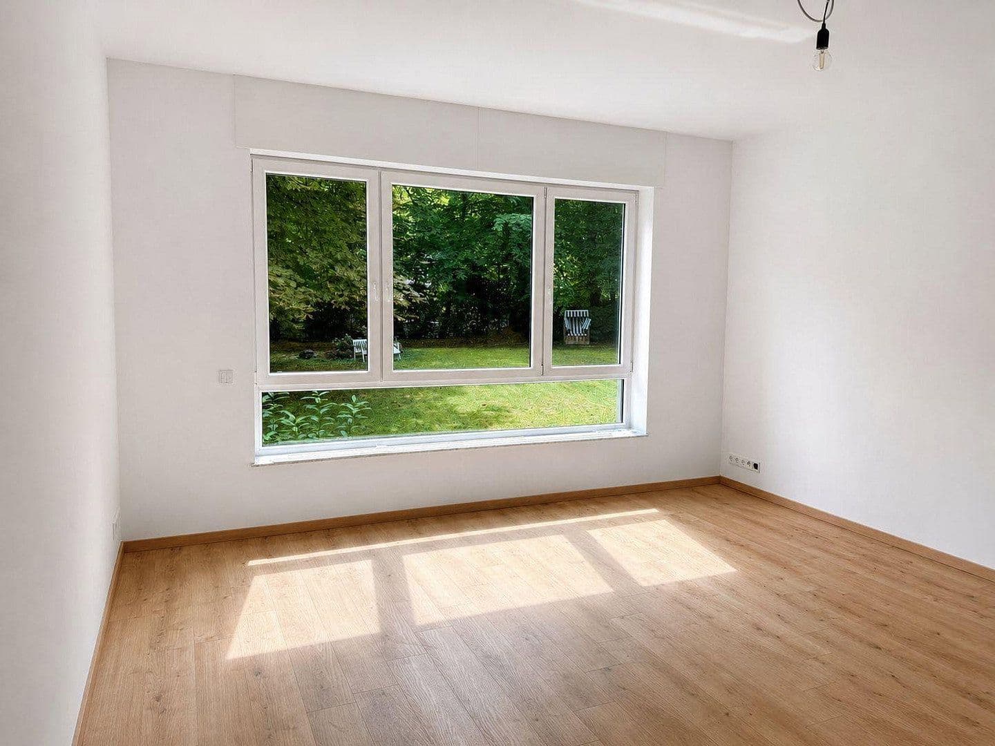 Pronájem bytu 4+1 135 m², Maria-Theresia-Allee 35, Cáchy, Severní Porýní-Vestfálsko Pronájem bytu 4+1 135 m², Maria-Theresia-Allee 35, Cáchy, Severní Porýní-Vestfálsko