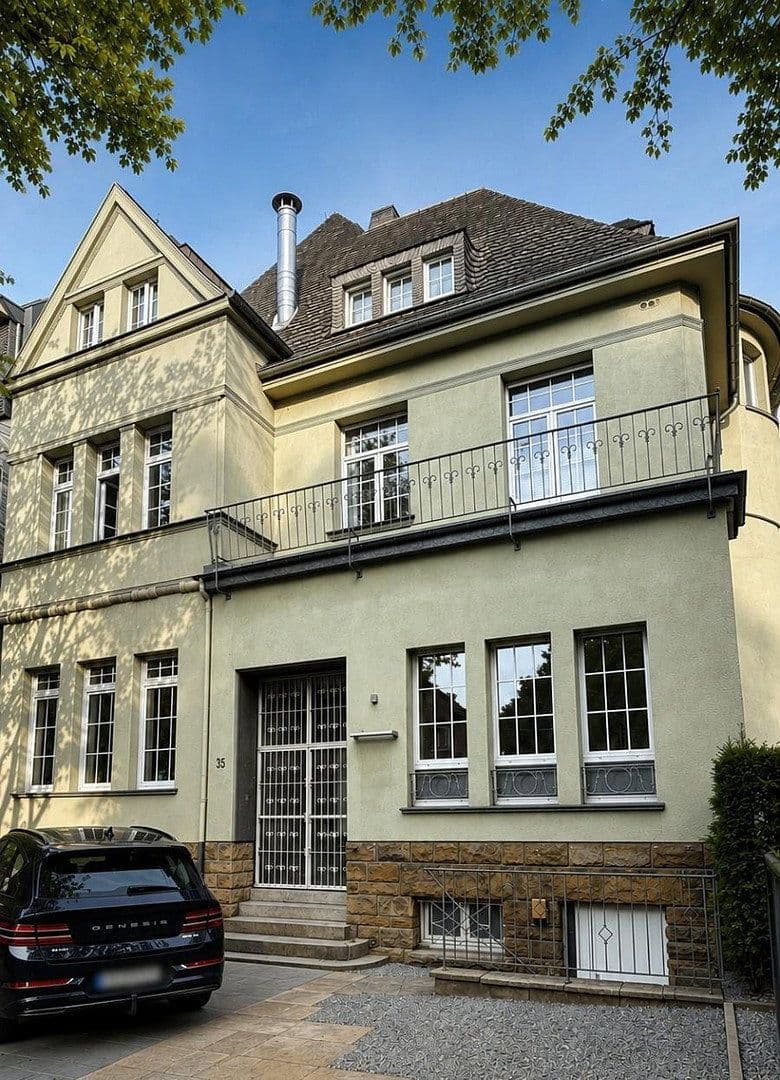 Pronájem bytu 4+1 135 m², Maria-Theresia-Allee 35, Cáchy, Severní Porýní-Vestfálsko Pronájem bytu 4+1 135 m², Maria-Theresia-Allee 35, Cáchy, Severní Porýní-Vestfálsko
