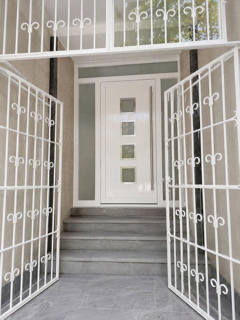 Pronájem bytu 4+1 135 m², Maria-Theresia-Allee 35, Cáchy, Severní Porýní-Vestfálsko Pronájem bytu 4+1 135 m², Maria-Theresia-Allee 35, Cáchy, Severní Porýní-Vestfálsko