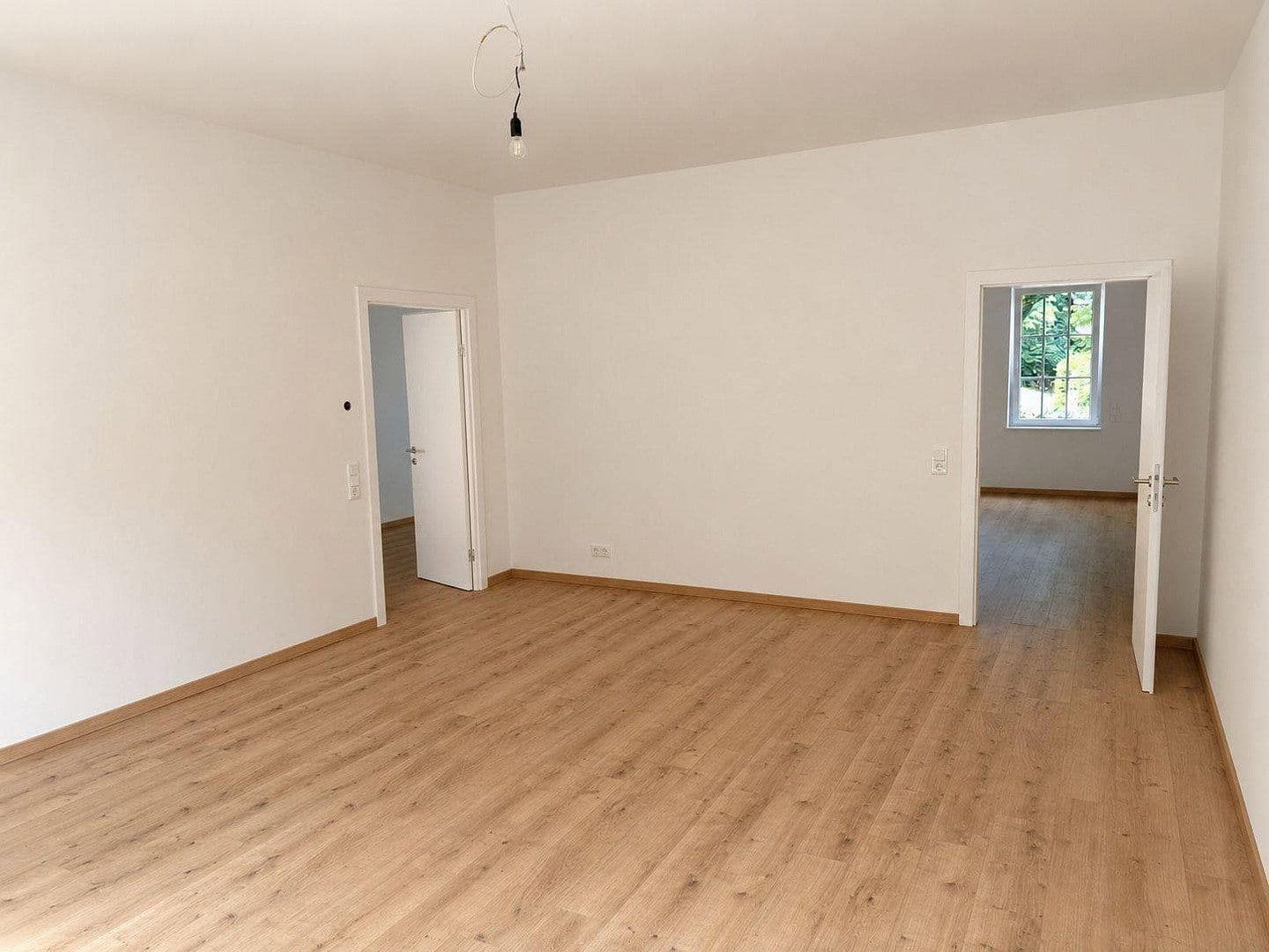 Pronájem bytu 4+1 135 m², Maria-Theresia-Allee 35, Cáchy, Severní Porýní-Vestfálsko Pronájem bytu 4+1 135 m², Maria-Theresia-Allee 35, Cáchy, Severní Porýní-Vestfálsko