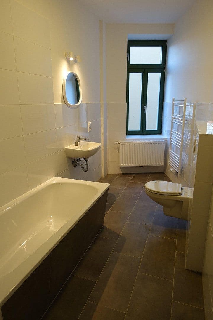 Pronájem bytu 2+1 70 m², Bahnhofstraße 50 / Konsulstraße 37, Zhořelec, Sasko Pronájem bytu 2+1 70 m², Bahnhofstraße 50 / Konsulstraße 37, Zhořelec, Sasko