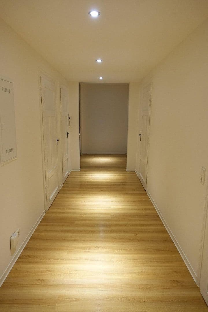Pronájem bytu 2+1 70 m², Bahnhofstraße 50 / Konsulstraße 37, Zhořelec, Sasko Pronájem bytu 2+1 70 m², Bahnhofstraße 50 / Konsulstraße 37, Zhořelec, Sasko