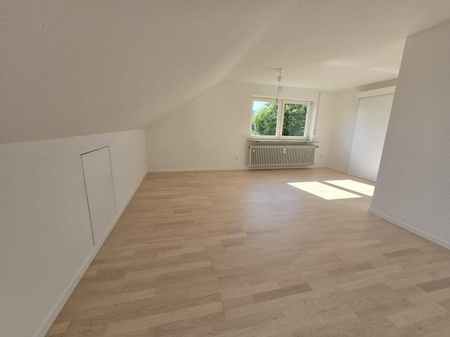 Pronájem bytu 3+kk 95 m², Schwäbisch Gmünd, Bádensko-Württembersko Pronájem bytu 3+kk 95 m², Schwäbisch Gmünd, Bádensko-Württembersko
