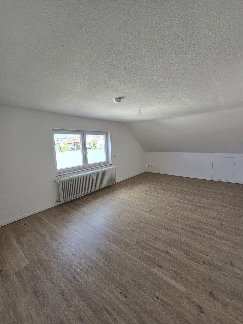 Pronájem bytu 3+kk 95 m², Schwäbisch Gmünd, Bádensko-Württembersko Pronájem bytu 3+kk 95 m², Schwäbisch Gmünd, Bádensko-Württembersko