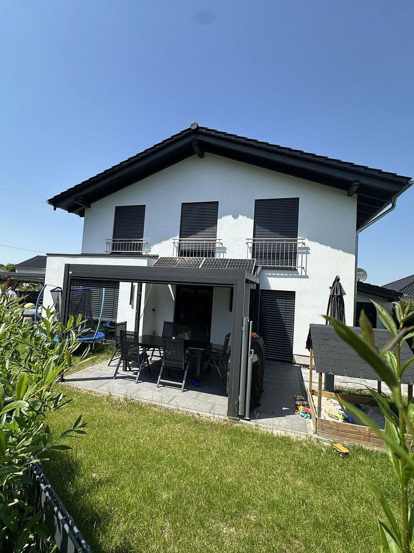 Pronájem domu 200 m², pozemek 500 m², Im Königsfeld 29, Sankt Katharinen, Porýní-Falc Pronájem domu 200 m², pozemek 500 m², Im Königsfeld 29, Sankt Katharinen, Porýní-Falc