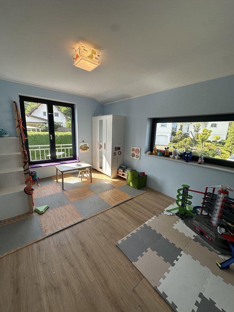 Pronájem domu 200 m², pozemek 500 m², Im Königsfeld 29, Sankt Katharinen, Porýní-Falc Pronájem domu 200 m², pozemek 500 m², Im Königsfeld 29, Sankt Katharinen, Porýní-Falc