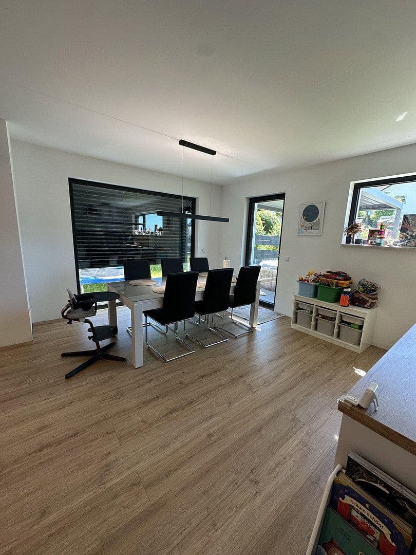 Pronájem domu 200 m², pozemek 500 m², Im Königsfeld 29, Sankt Katharinen, Porýní-Falc Pronájem domu 200 m², pozemek 500 m², Im Königsfeld 29, Sankt Katharinen, Porýní-Falc