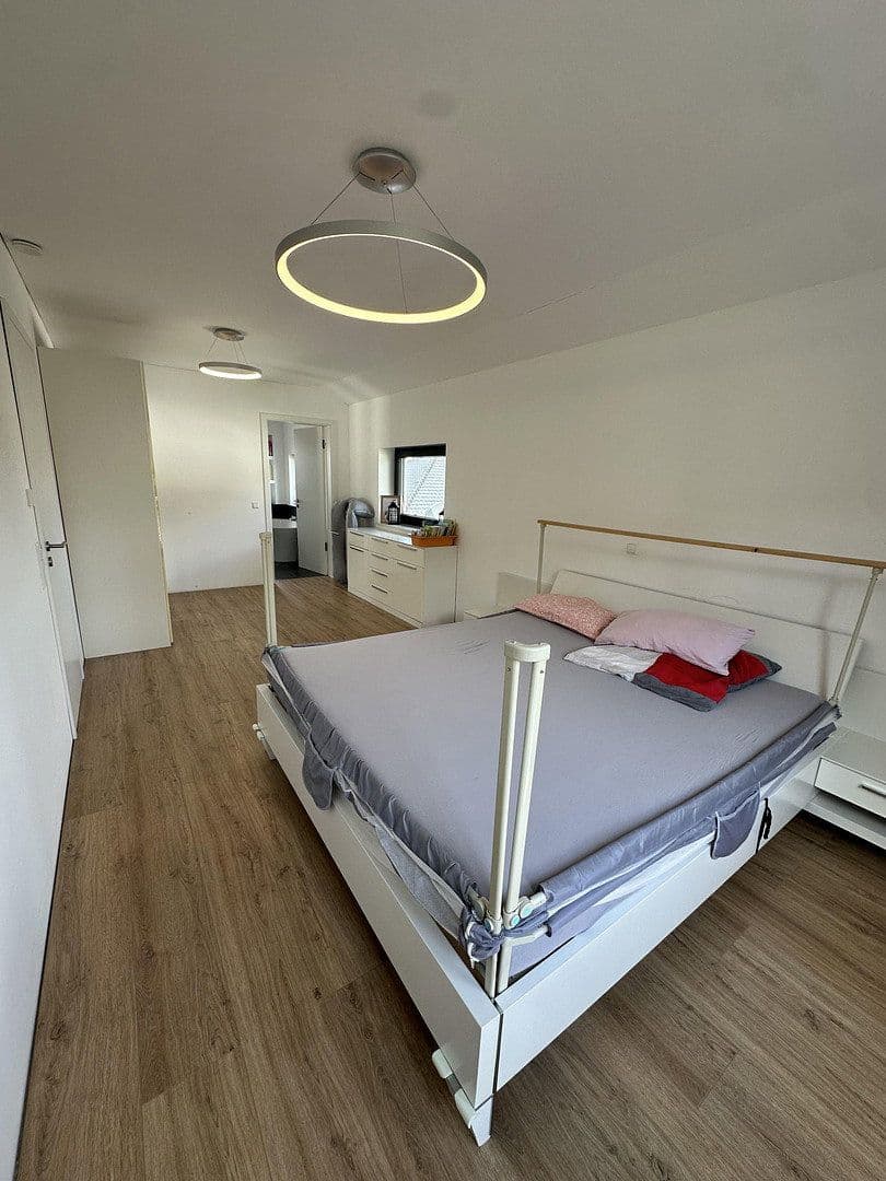 Pronájem domu 200 m², pozemek 500 m², Im Königsfeld 29, Sankt Katharinen, Porýní-Falc Pronájem domu 200 m², pozemek 500 m², Im Königsfeld 29, Sankt Katharinen, Porýní-Falc