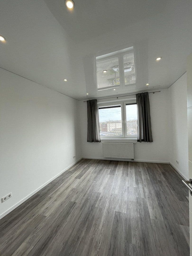 Prodej bytu 3+1 68 m², Aachenerstr. 157, Düsseldorf, Severní Porýní-Vestfálsko Prodej bytu 3+1 68 m², Aachenerstr. 157, Düsseldorf, Severní Porýní-Vestfálsko