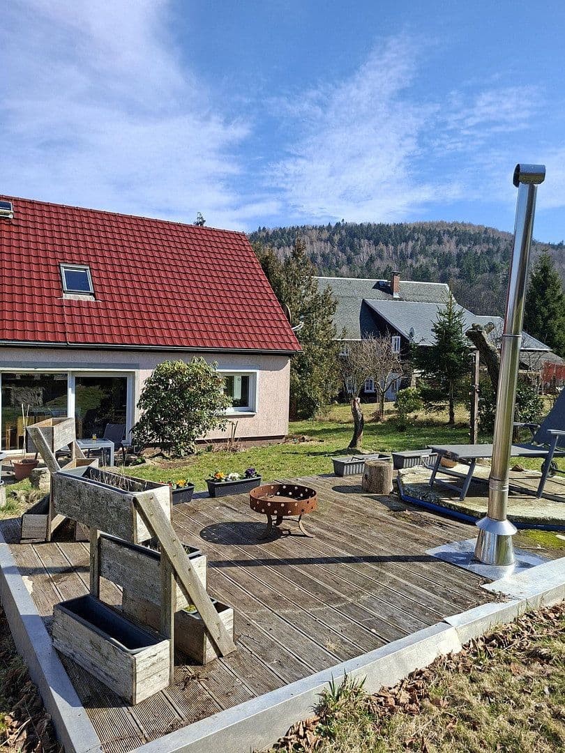 Prodej domu 100 m², pozemek 1.300 m², Hauptstraße 139, Großschönau, Sasko Prodej domu 100 m², pozemek 1.300 m², Hauptstraße 139, Großschönau, Sasko
