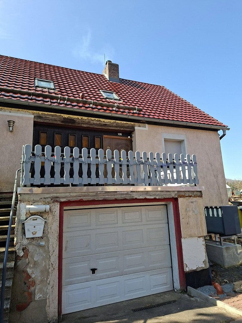 Prodej domu 100 m², pozemek 1.300 m², Hauptstraße 139, Großschönau, Sasko Prodej domu 100 m², pozemek 1.300 m², Hauptstraße 139, Großschönau, Sasko