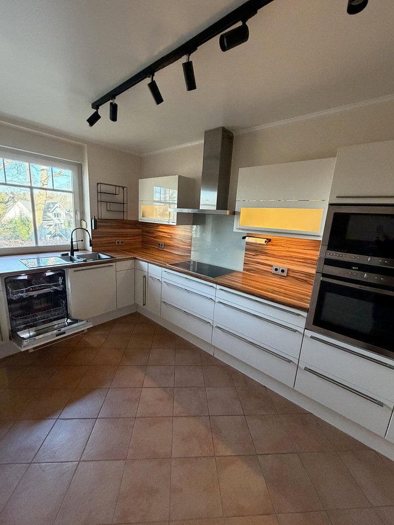 Prodej bytu 3+kk 117 m², Saseler Chaussee, Hamburg, Hamburg Prodej bytu 3+kk 117 m², Saseler Chaussee, Hamburg, Hamburg