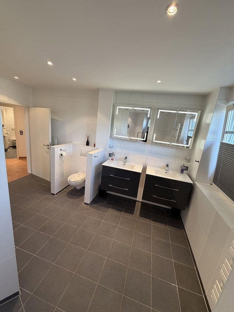 Prodej bytu 3+kk 117 m², Saseler Chaussee, Hamburg, Hamburg Prodej bytu 3+kk 117 m², Saseler Chaussee, Hamburg, Hamburg
