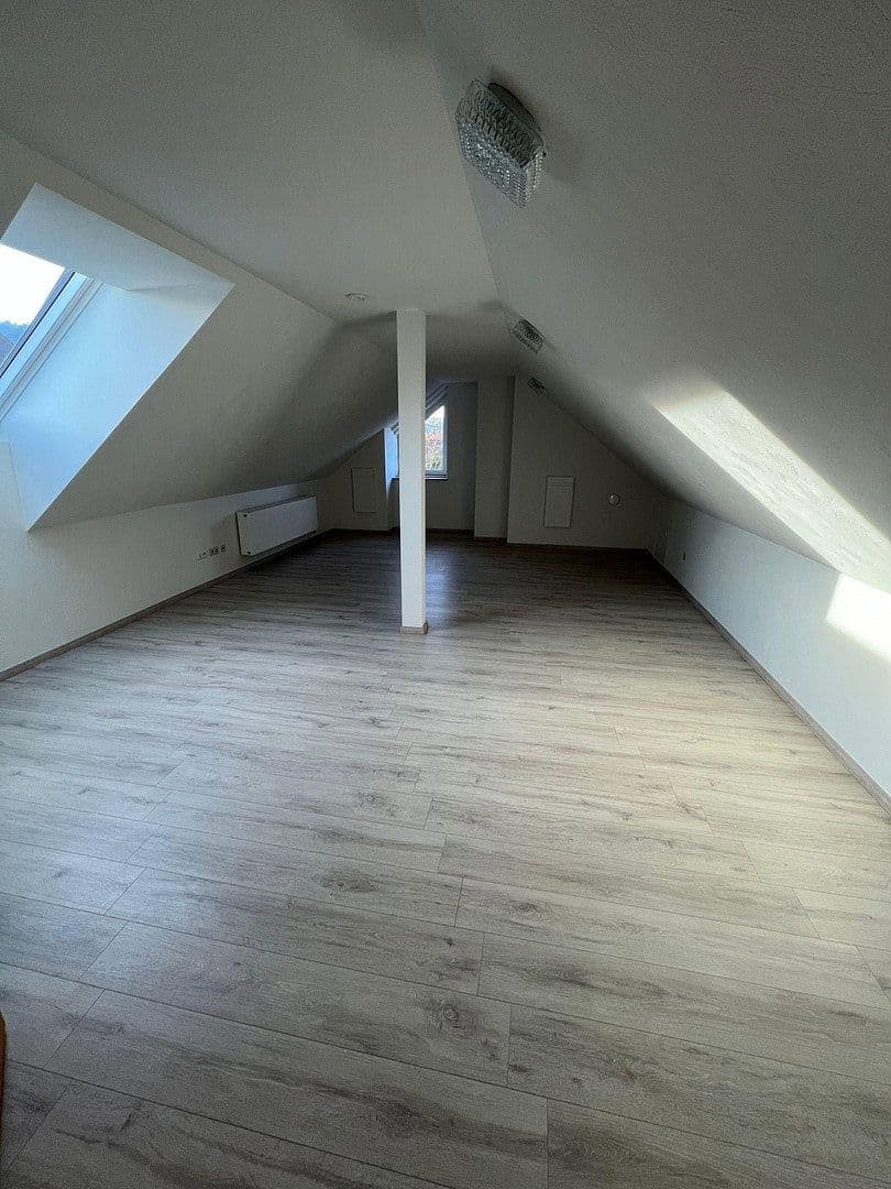 Pronájem bytu 4+kk 115 m², Carl-Weil-Straße 18, Bopfingen, Bádensko-Württembersko Pronájem bytu 4+kk 115 m², Carl-Weil-Straße 18, Bopfingen, Bádensko-Württembersko
