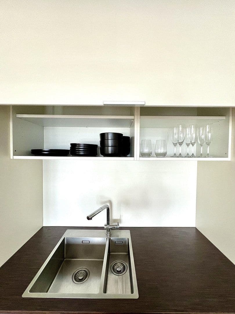 Pronájem bytu 2+1 79 m², Oskar-von-Miller-Str. 12, Frankfurt, Hessen Pronájem bytu 2+1 79 m², Oskar-von-Miller-Str. 12, Frankfurt, Hessen
