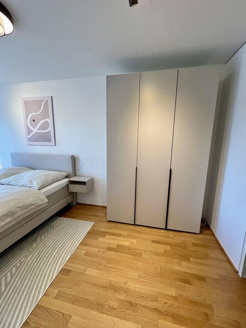 Pronájem bytu 2+1 79 m², Oskar-von-Miller-Str. 12, Frankfurt, Hessen Pronájem bytu 2+1 79 m², Oskar-von-Miller-Str. 12, Frankfurt, Hessen