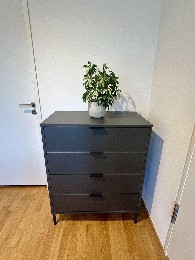 Pronájem bytu 2+1 79 m², Oskar-von-Miller-Str. 12, Frankfurt, Hessen Pronájem bytu 2+1 79 m², Oskar-von-Miller-Str. 12, Frankfurt, Hessen