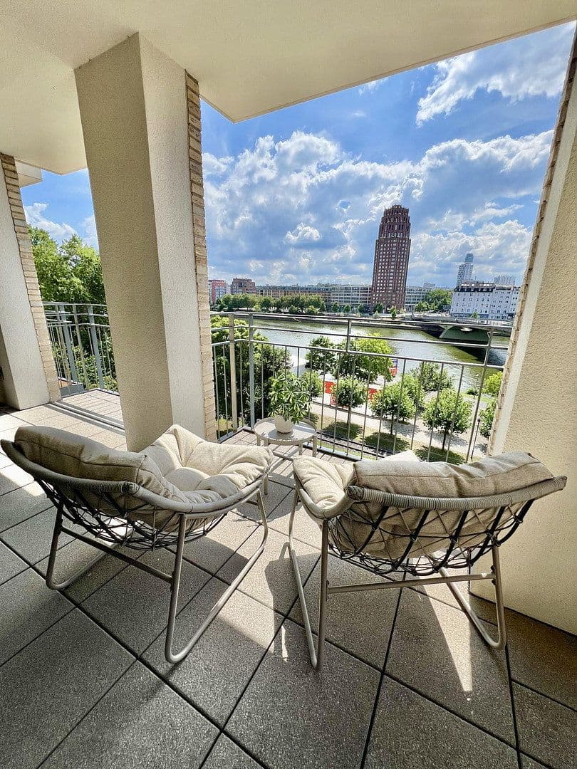 Pronájem bytu 2+1 79 m², Oskar-von-Miller-Str. 12, Frankfurt, Hessen Pronájem bytu 2+1 79 m², Oskar-von-Miller-Str. 12, Frankfurt, Hessen