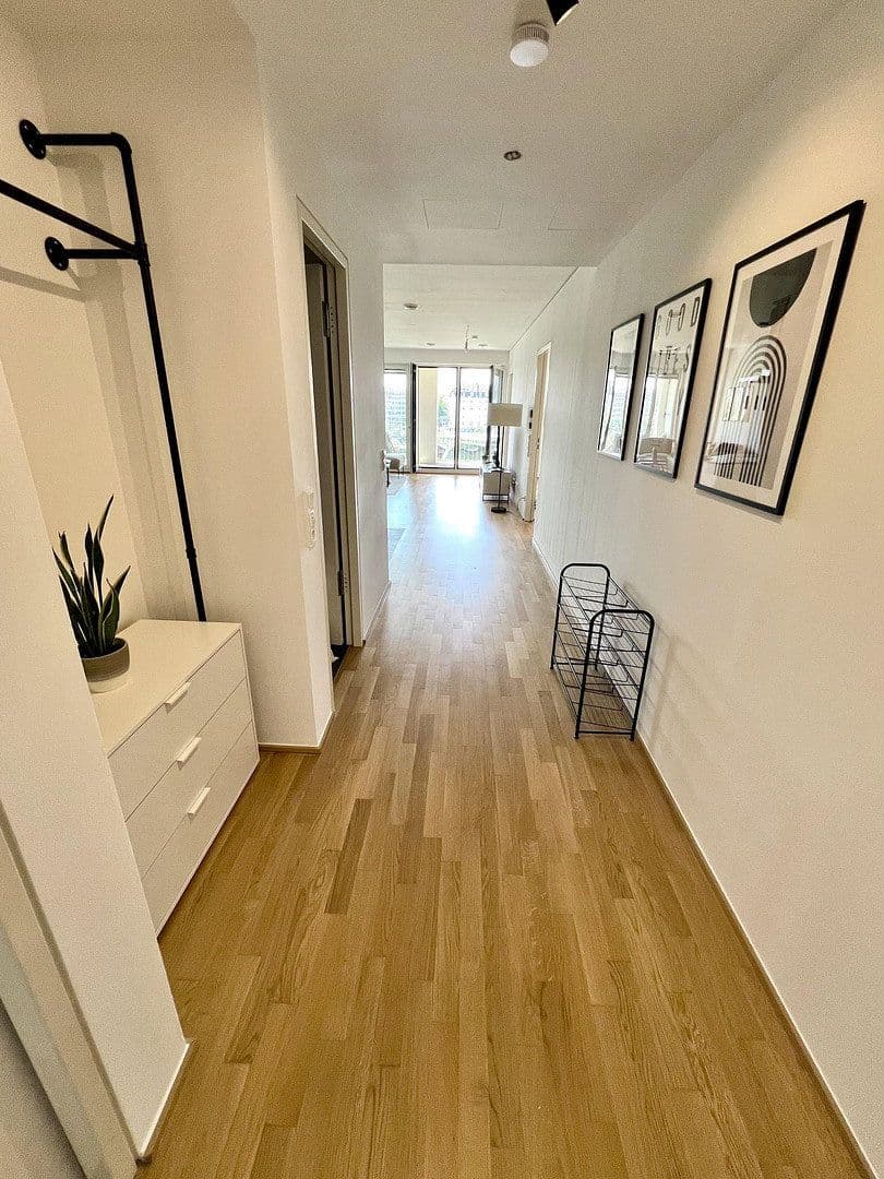 Pronájem bytu 2+1 79 m², Oskar-von-Miller-Str. 12, Frankfurt, Hessen Pronájem bytu 2+1 79 m², Oskar-von-Miller-Str. 12, Frankfurt, Hessen