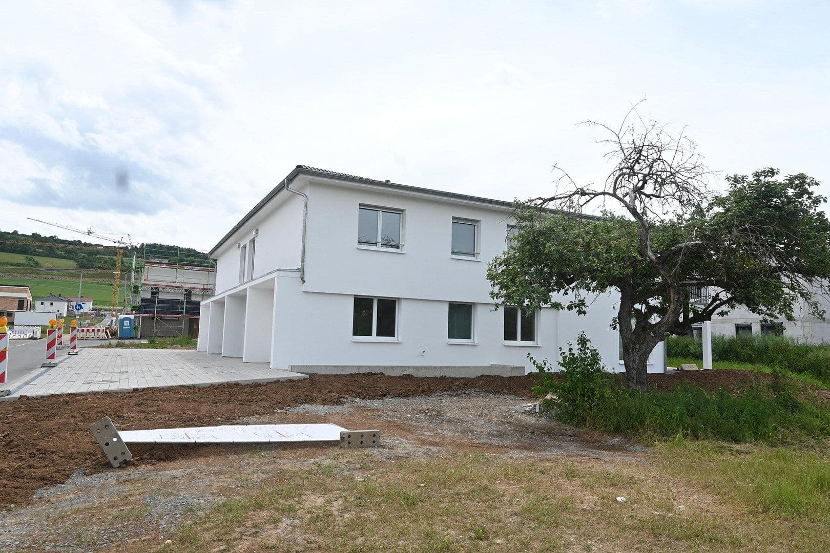 Pronájem bytu 3+1 127 m², Thomas-Schreiber-Weg 5 Wohnung oben, Bad Mergentheim, Bádensko-Württembersko Pronájem bytu 3+1 127 m², Thomas-Schreiber-Weg 5 Wohnung oben, Bad Mergentheim, Bádensko-Württembersko